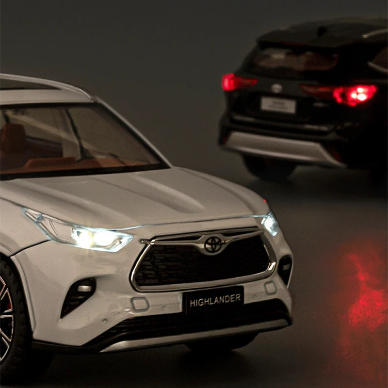 1:24 Highlander SUV Diecast Model – Alloy Toy Car with Sound & Light