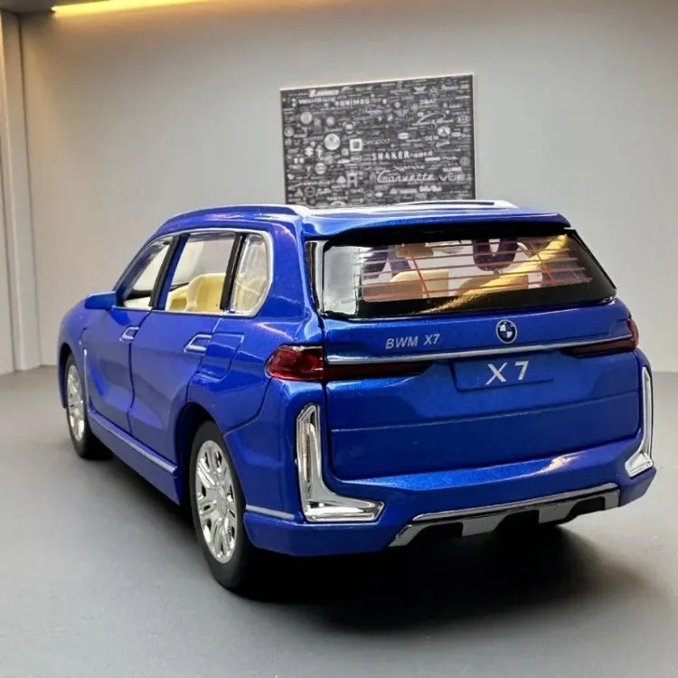 1:24 Scale Diecast BMW X7 Alloy SUV Toy – Sound & Light Collectible