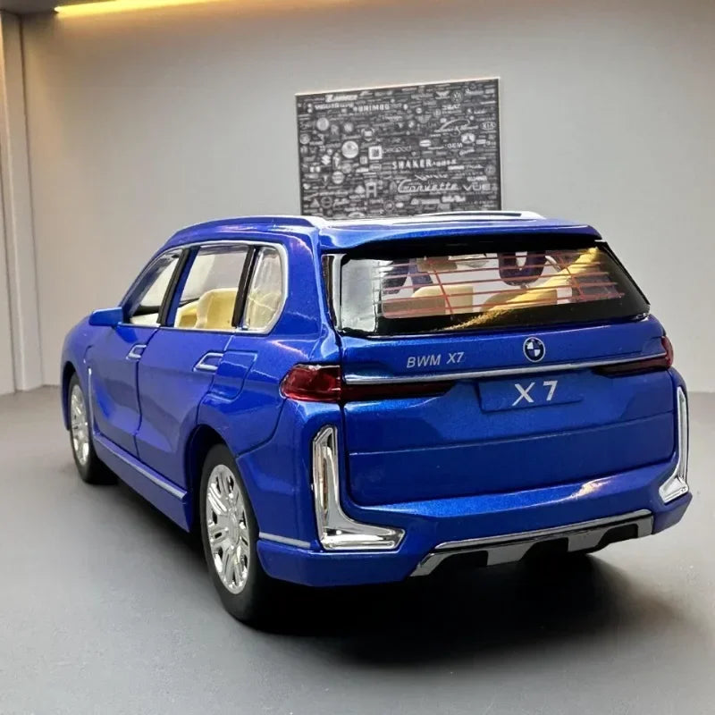 1:24 Scale Diecast BMW X7 Alloy SUV Toy – Sound & Light Collectible