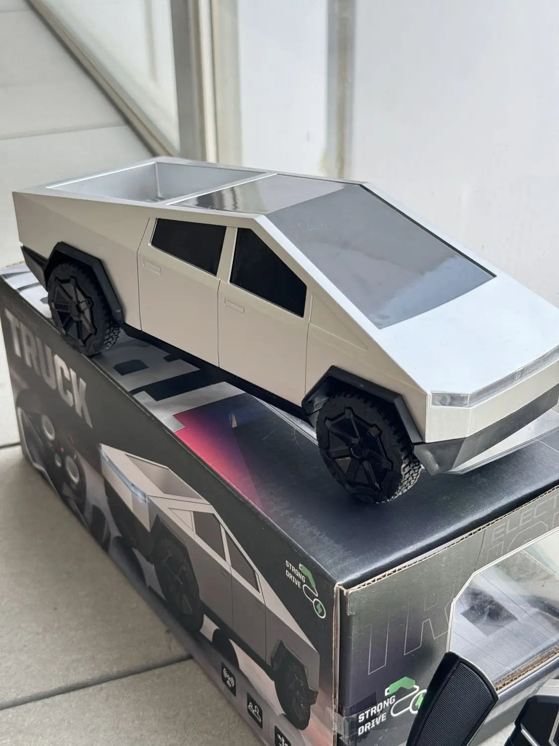 1:12 RC Cybertruck Offroad Pickup Truck – Remote Control Car for Kids & Collectors