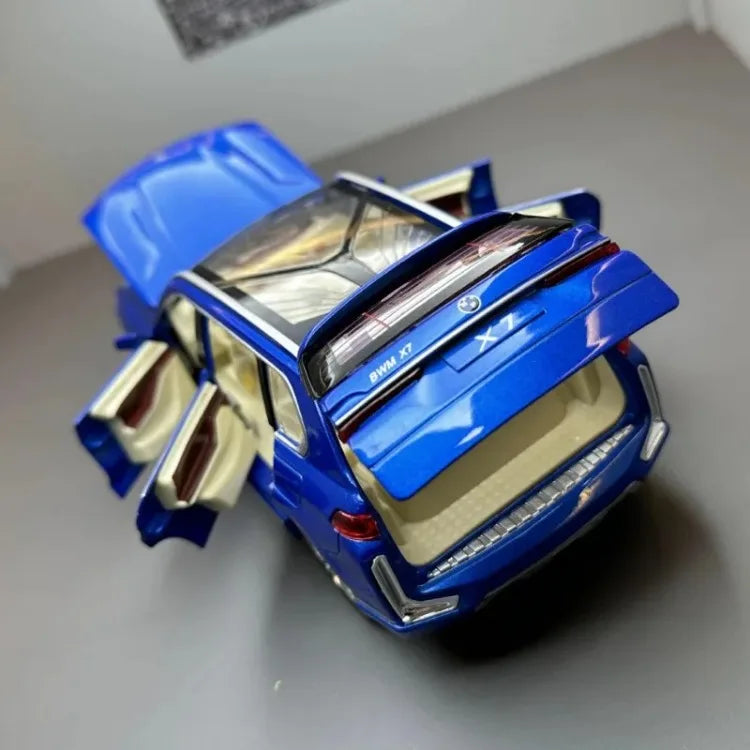 1:24 Scale Diecast BMW X7 Alloy SUV Toy – Sound & Light Collectible
