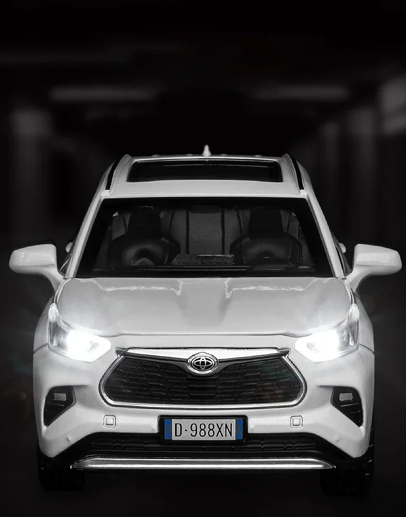 1:32 Toyota Highlander 2023 SUV Diecast Model – Alloy Toy with Sound & Light