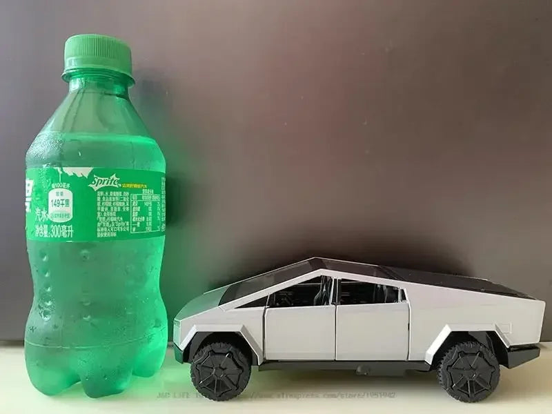 1:32 Tesla Cybertruck Diecast Alloy Model – Toy Pickup Truck for Kids
