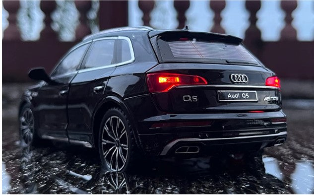 Audi Q5 Diecast Metal SUV Model Car – High Simulation Toy Vehicle With Sound & Light For Kids & Collectors