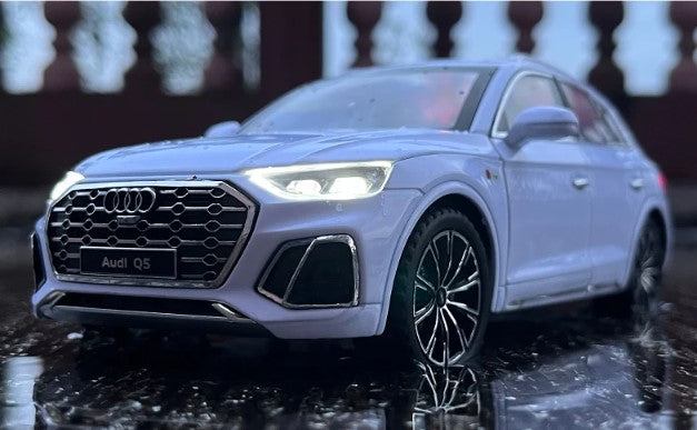 Audi Q5 Diecast Metal SUV Model Car – High Simulation Toy Vehicle With Sound & Light For Kids & Collectors