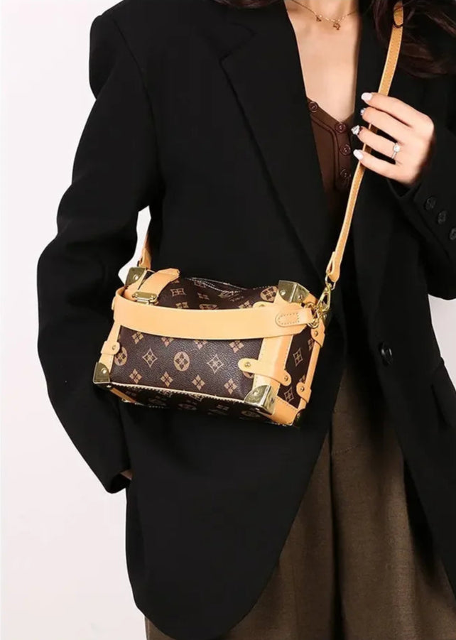 Women's 2025 Small PU Leather Square Shoulder Bag – Zipper Closure, Stylish Messenger Purse for Market, Gym, and City Walk