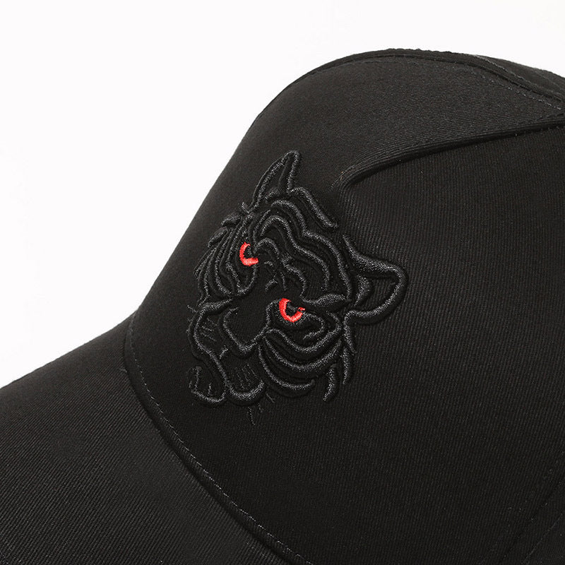 Unique Men's Hat with Tiger Head – Enlarged Brim & Body