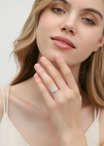 Moissanite S925 Sterling Silver Ring Plated with 18K White Gold – Elegant and Sparkling Design