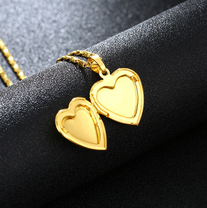 Heart-Shaped Allah Necklace – Islamic Religious Photo Frame Pendant