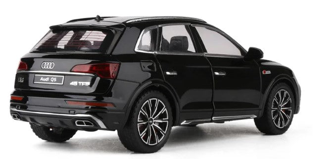 Audi Q5 Diecast Metal SUV Model Car – High Simulation Toy Vehicle With Sound & Light For Kids & Collectors